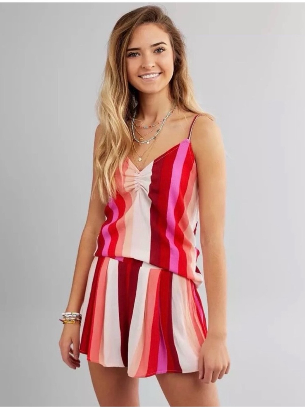 🌺BILLABONG Striped Shorts - Small